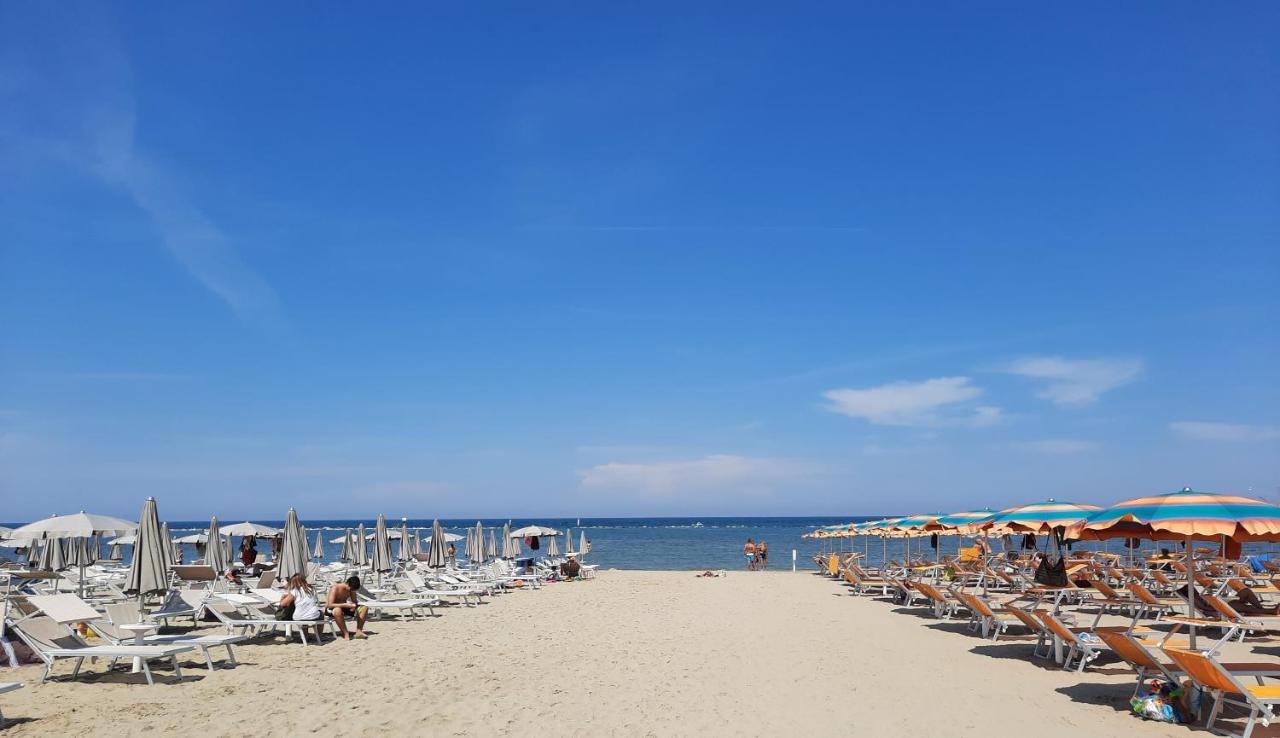 Hotel Lalla Beauty & Relax Cesenatico Zewnętrze zdjęcie